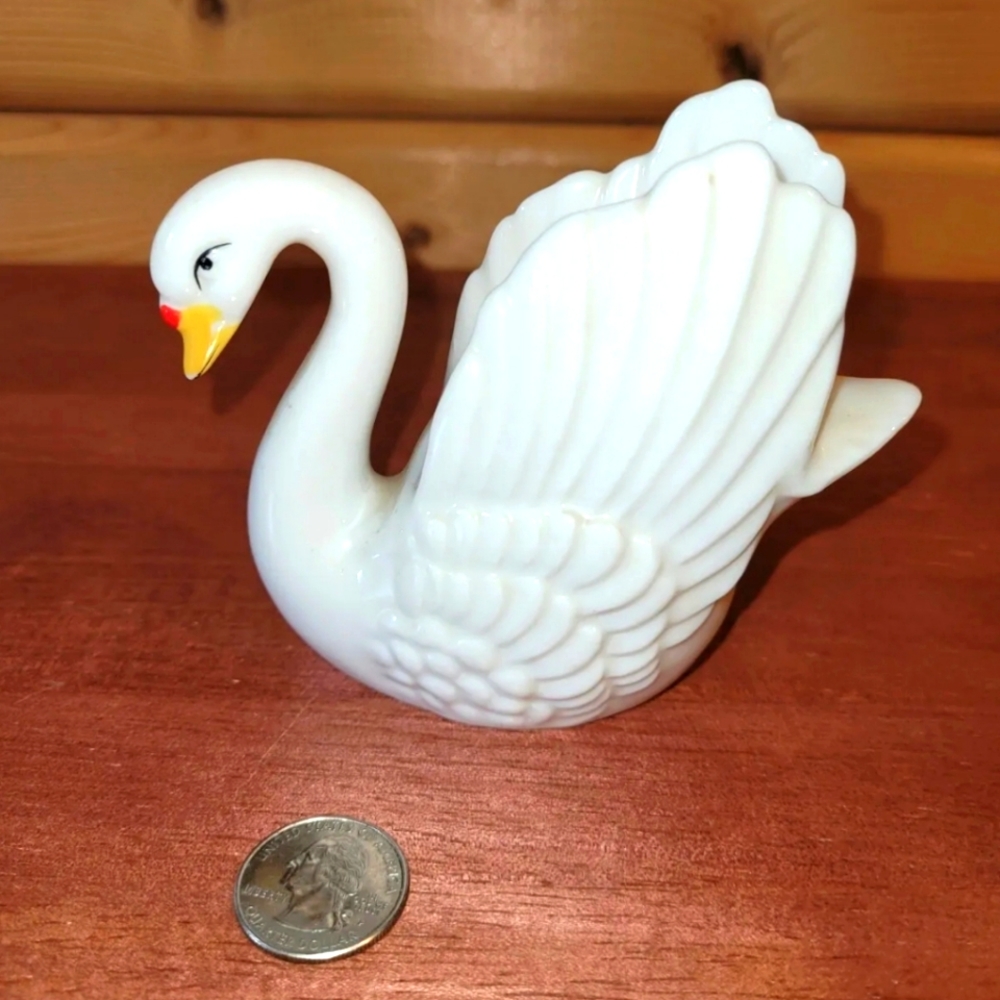 Vintage Salt or Pepper Shaker Floating White Swan with Red Basal Knob Porcelain